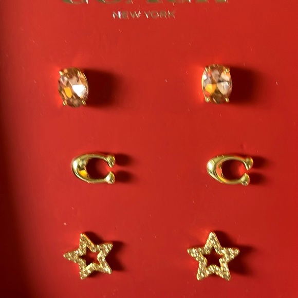 Coach: 2022 Earring (CF985) Set- Gold Tone - Picture 5 of 12